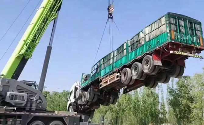 南岸区道路脱困救援案例